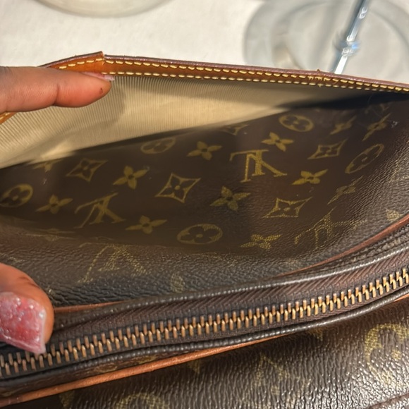 LOUIS VUITTON Monogram Reporter PM Shoulder Bag - Picture 9 of 12